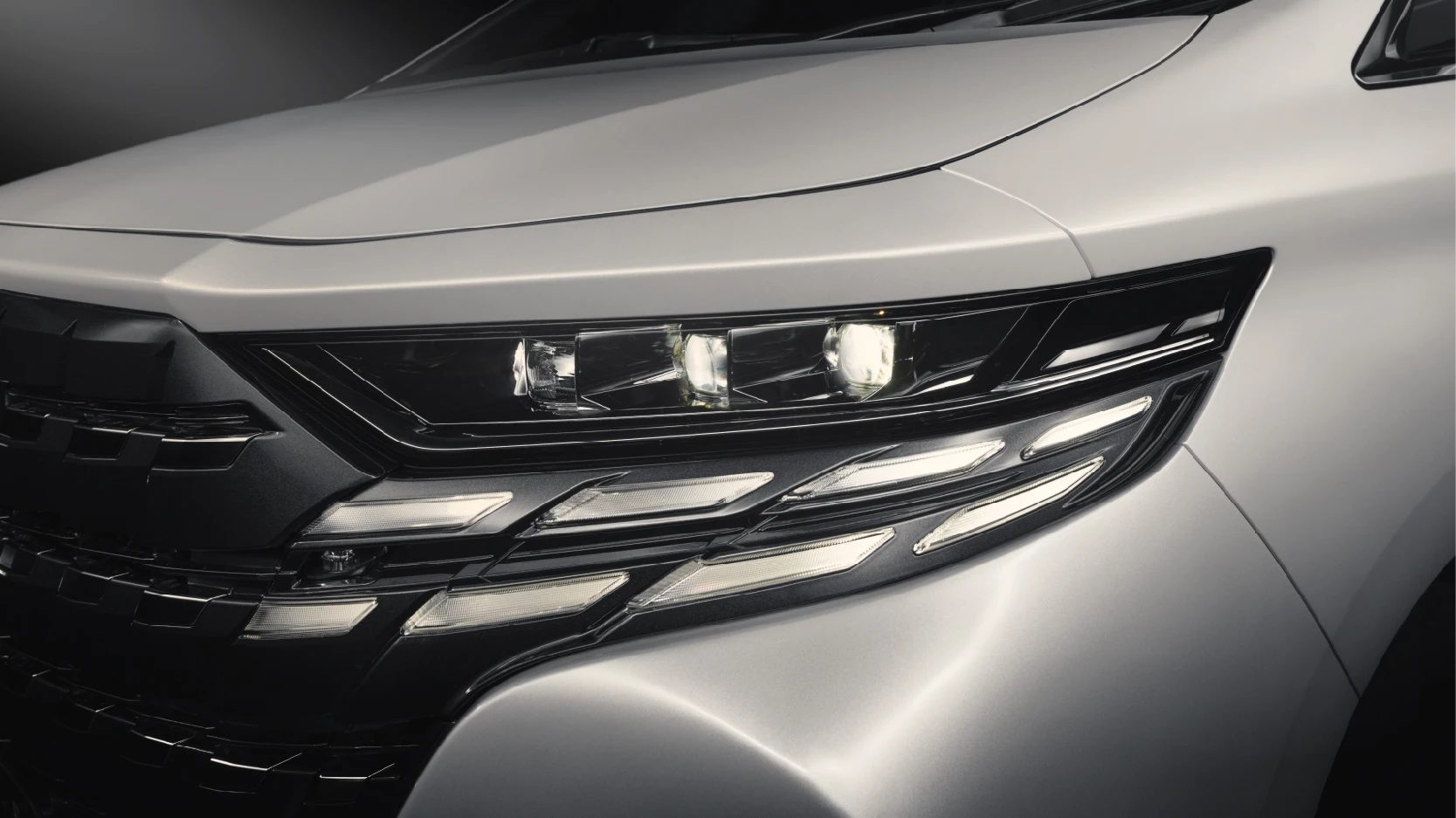 NBT BRUNEI ALPHARD TRIPLE BEAM LED