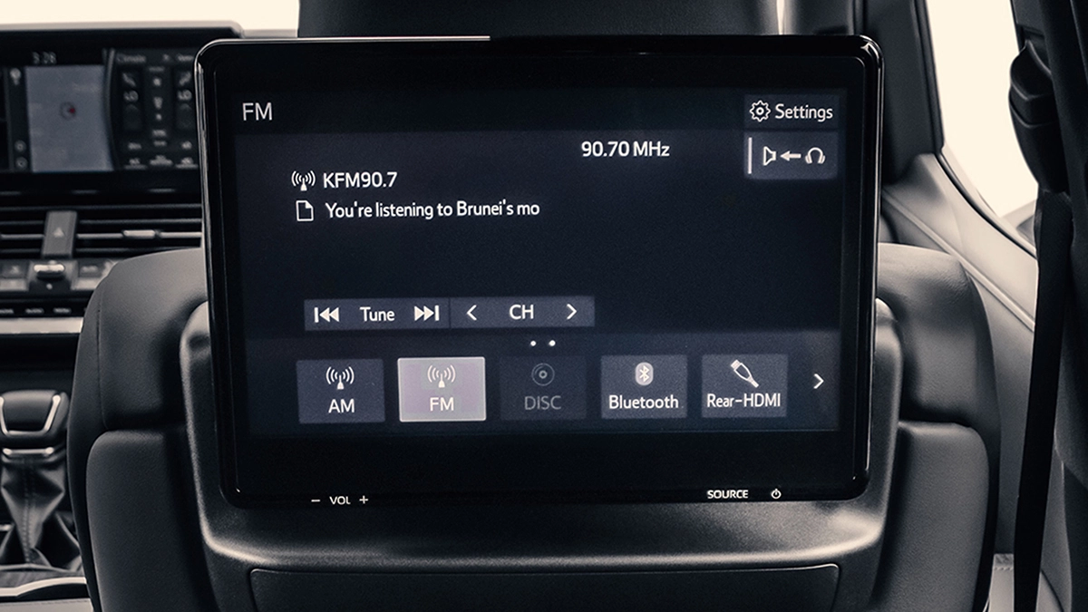 TOYOTA NBT BRUNEI LAND CRUISER REAR ENTERTAINMENT