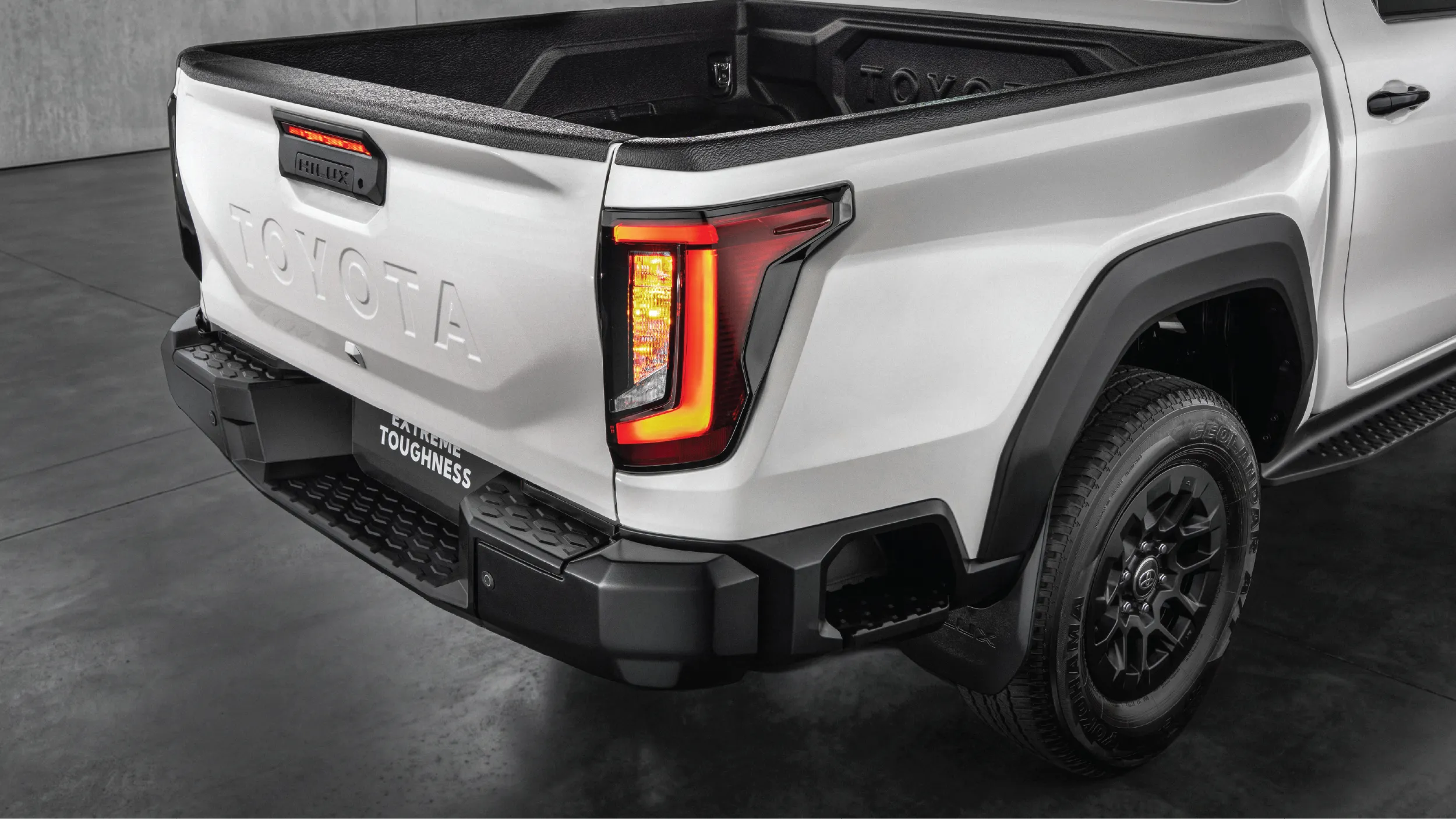 Tyt Hilux28 Website Exterior 1200X675px 05