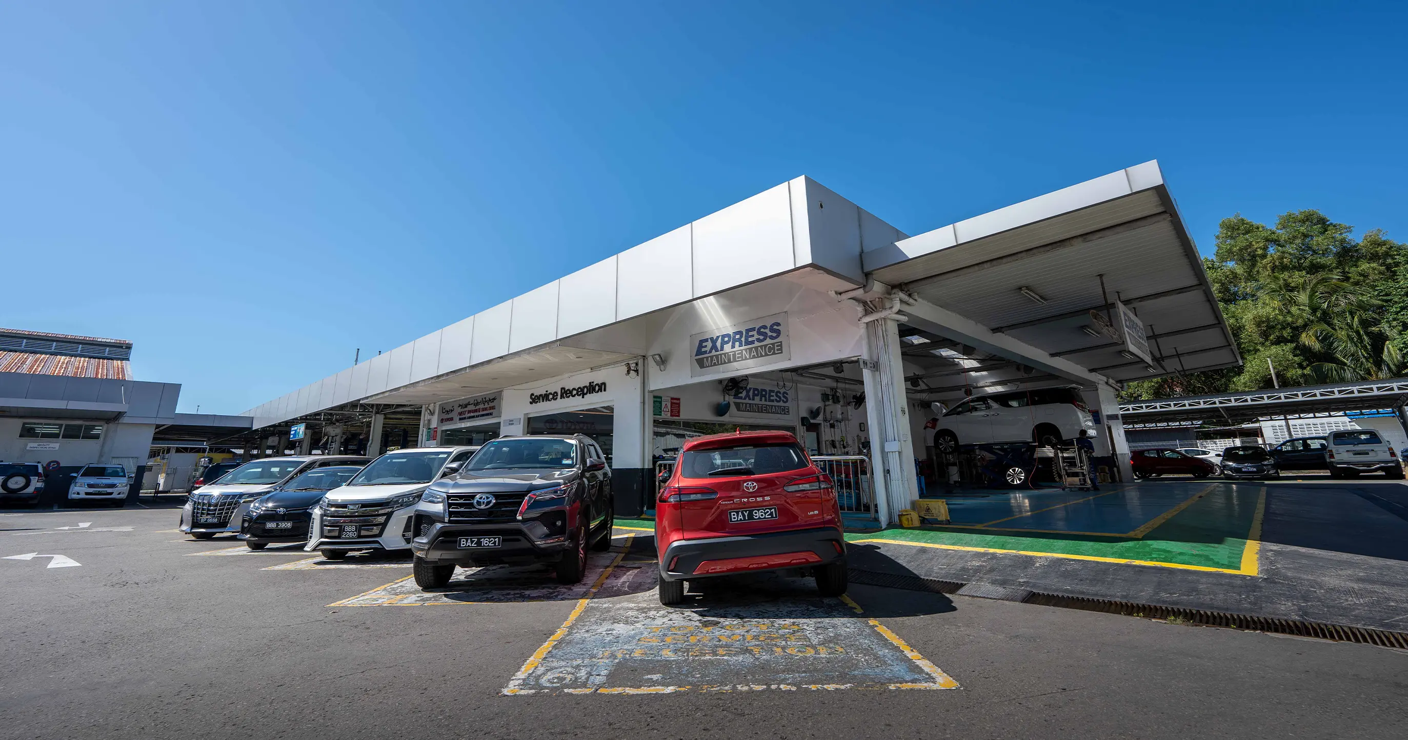 TOYOTA BRUNEI GADONG SERVICE CENTER CAR LINE UP 2