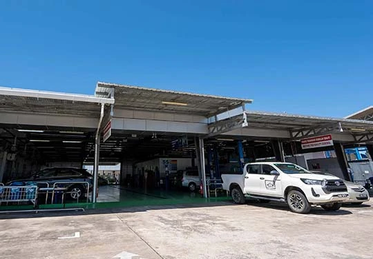 TOYOTA BRUNEI KUALA BELAIT CAR SERVICE CENTER INSIDE VIEW