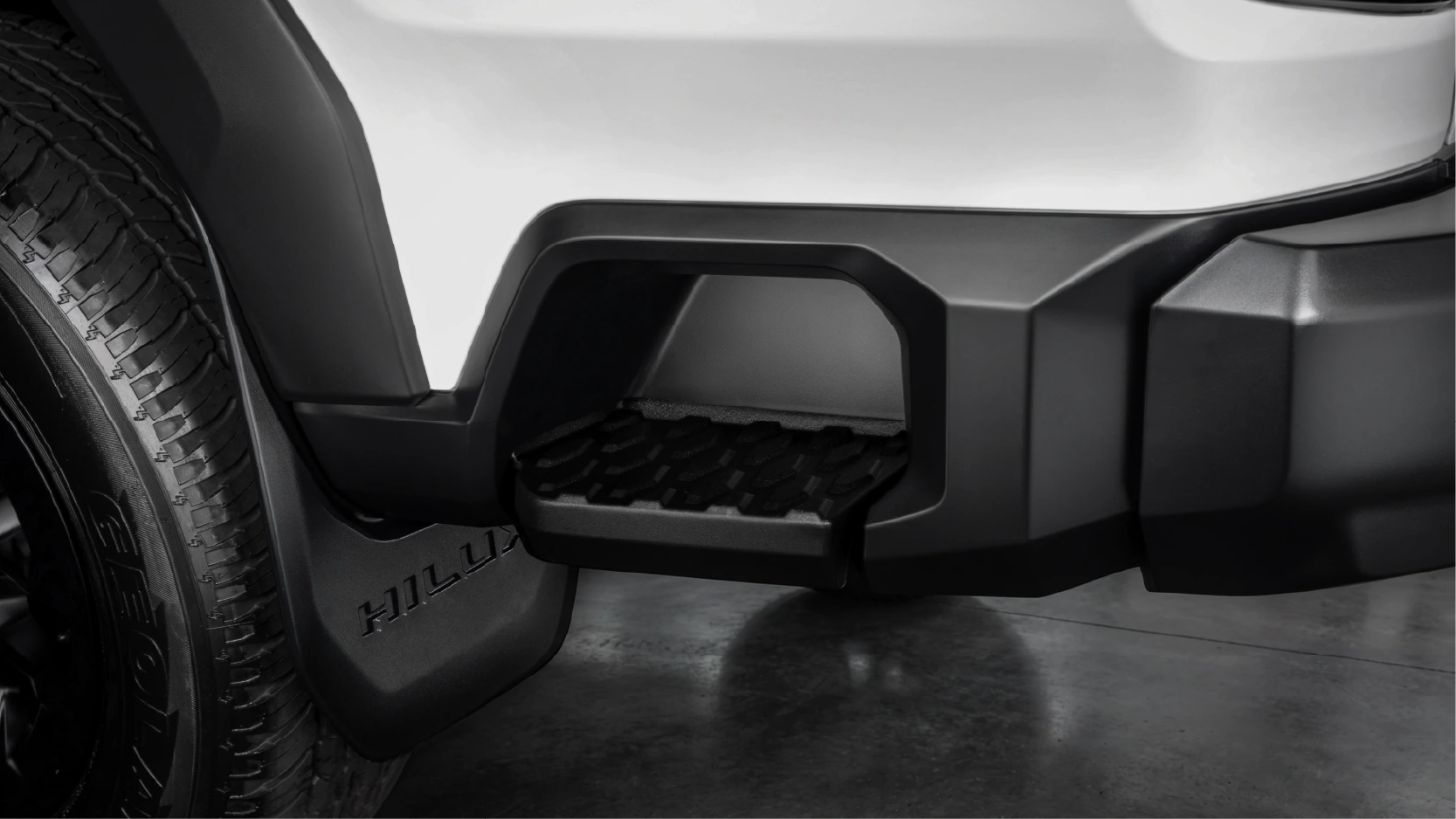 NBT TOYOTA THE ALL-NEW HILUX Deck Step
