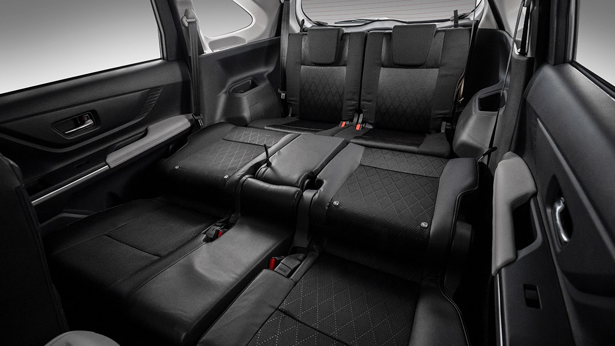 TOYOTA NBT BRUNEI LONG SOFA MODE VELOZ CAR