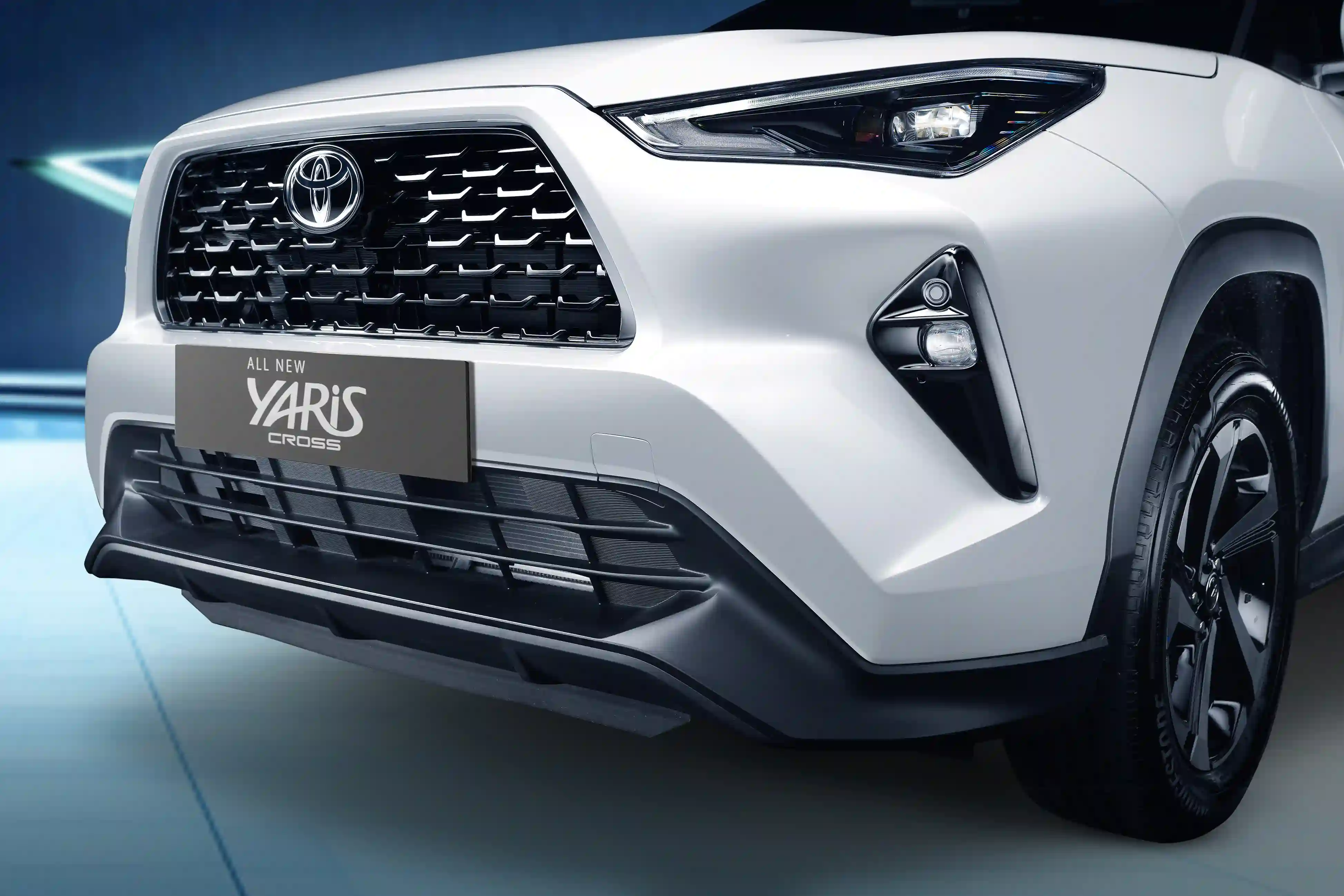 TOYOTA NBT BRUNEI YARIS CROSS CAR TRAPEZOID GRILLE