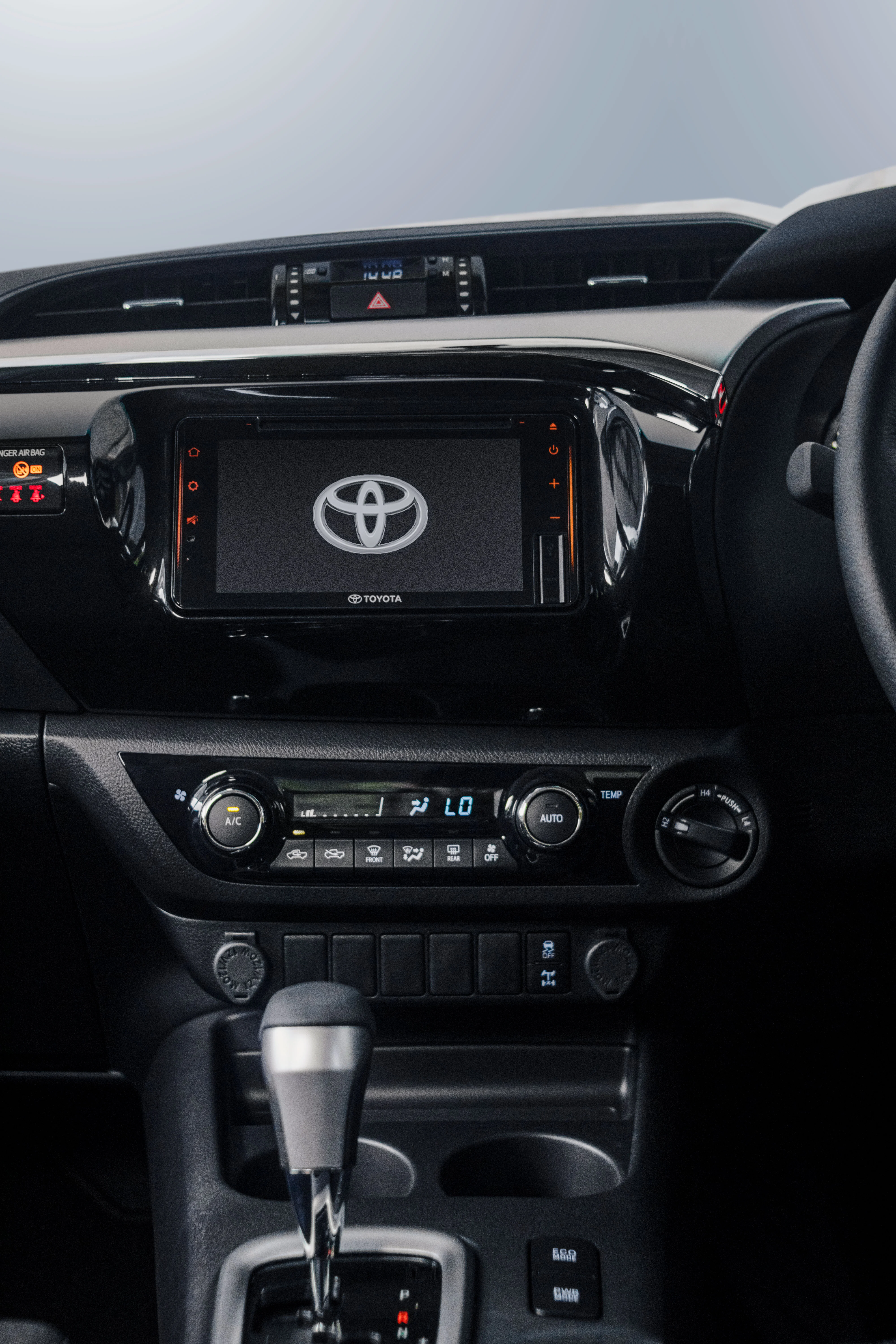 TOYOTA NBT BRUNEI HILUX SUV 7 Inch Touch Screen Infotainment