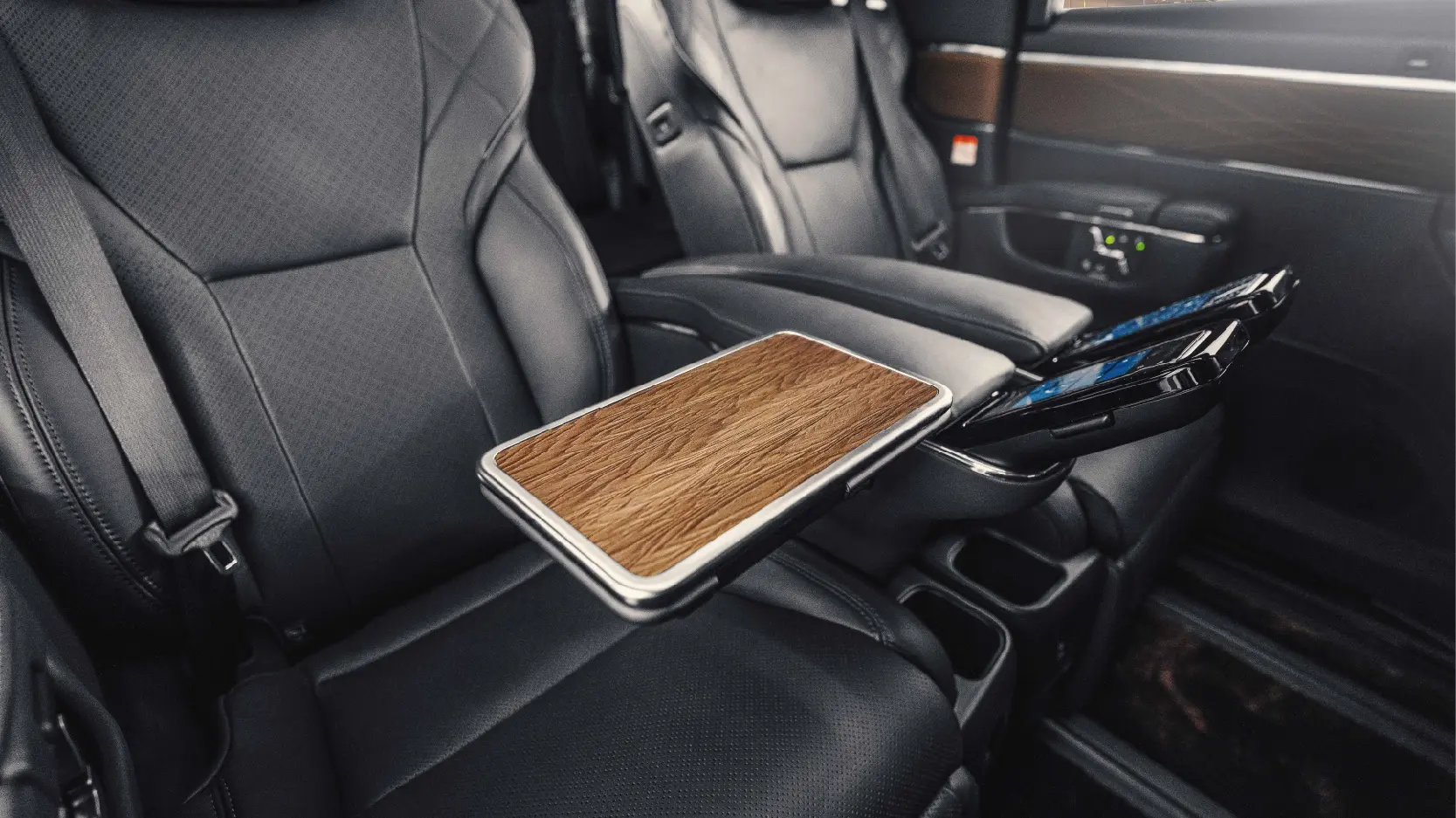 TYT Alphard2023 Website Interior 800X450px 07