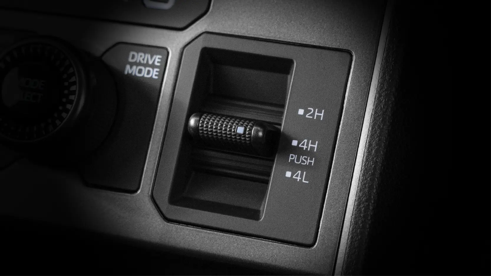 NBT TOYOTA THE ALL-NEW HILUX Electronic 4WD Control