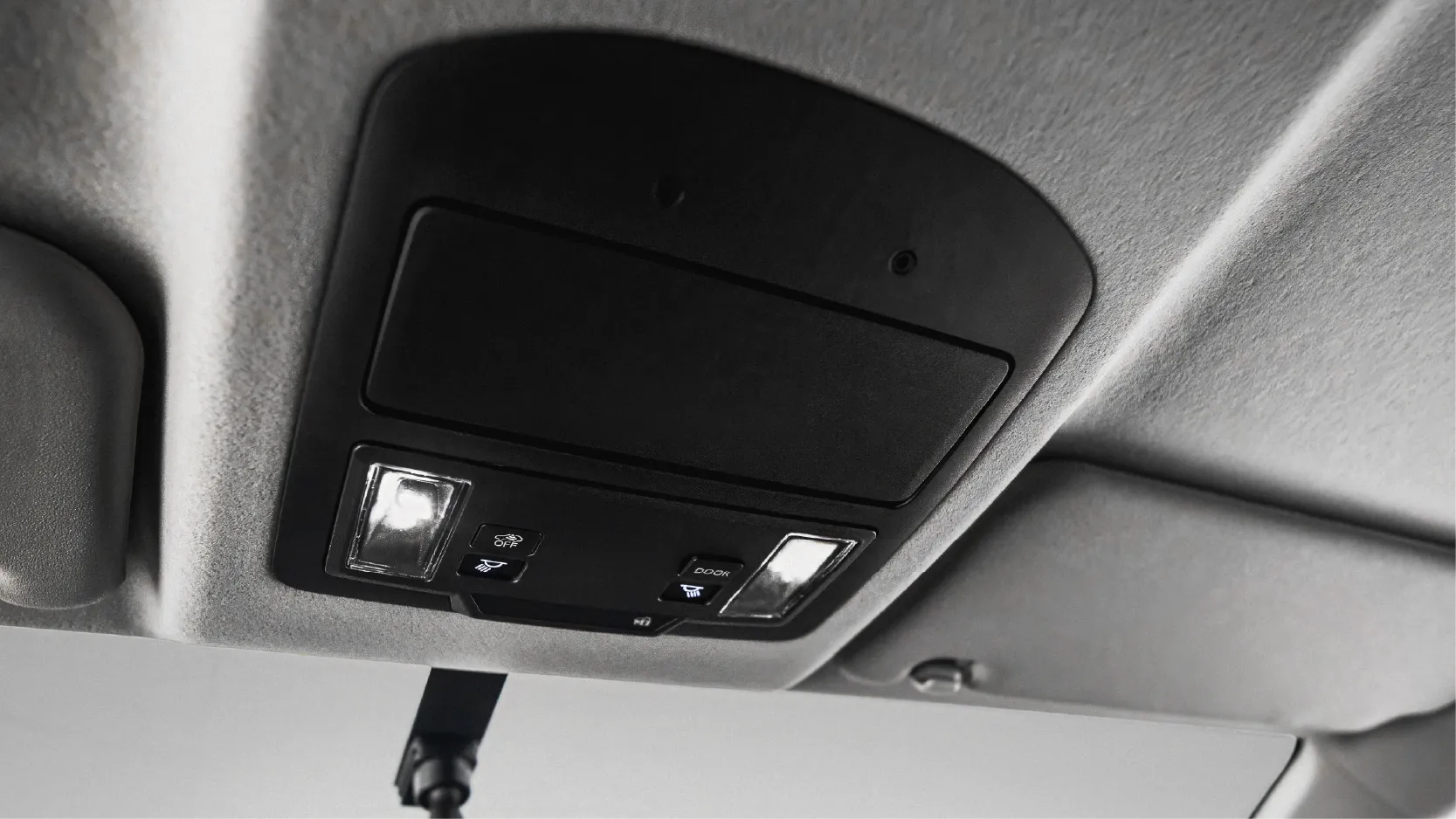 Tyt Hilux28 Website Interior 800X450px 07