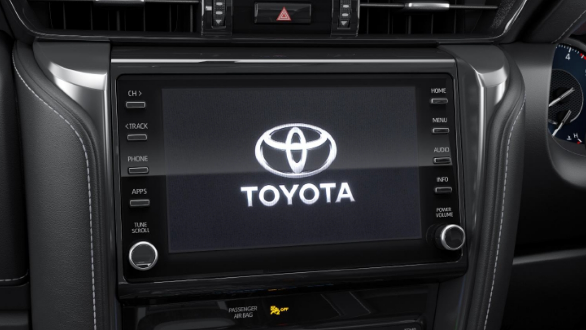 TOYOTA NBT BRUNEI FORTUNER CAR 8-INCH TOUCH SCREEN INFOTAINMENT