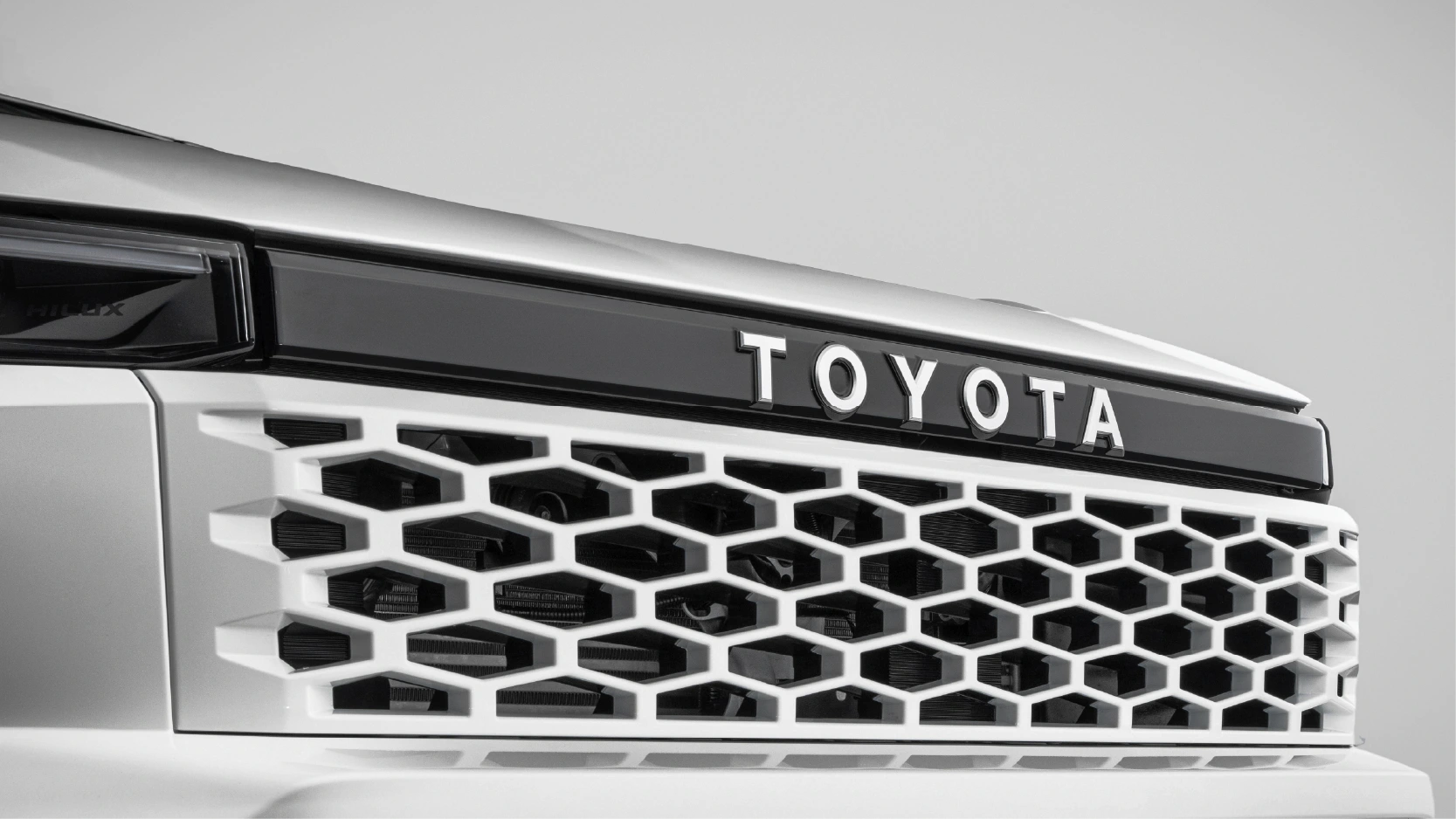 NBT TOYOTA THE ALL-NEW HILUX Premium Hexagonal Front Grill